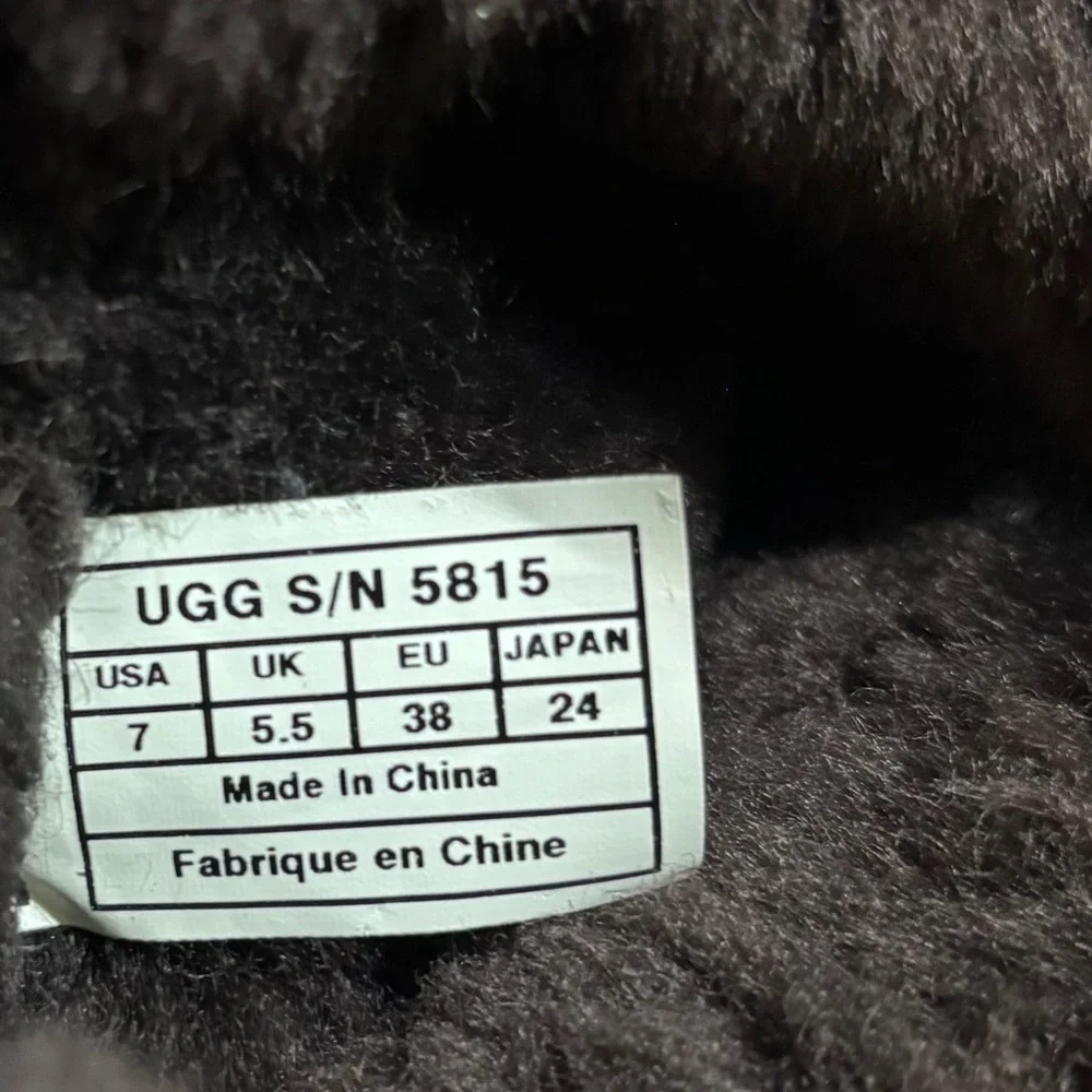 UGG Women's suede Chocolate Winter Boots US size 7